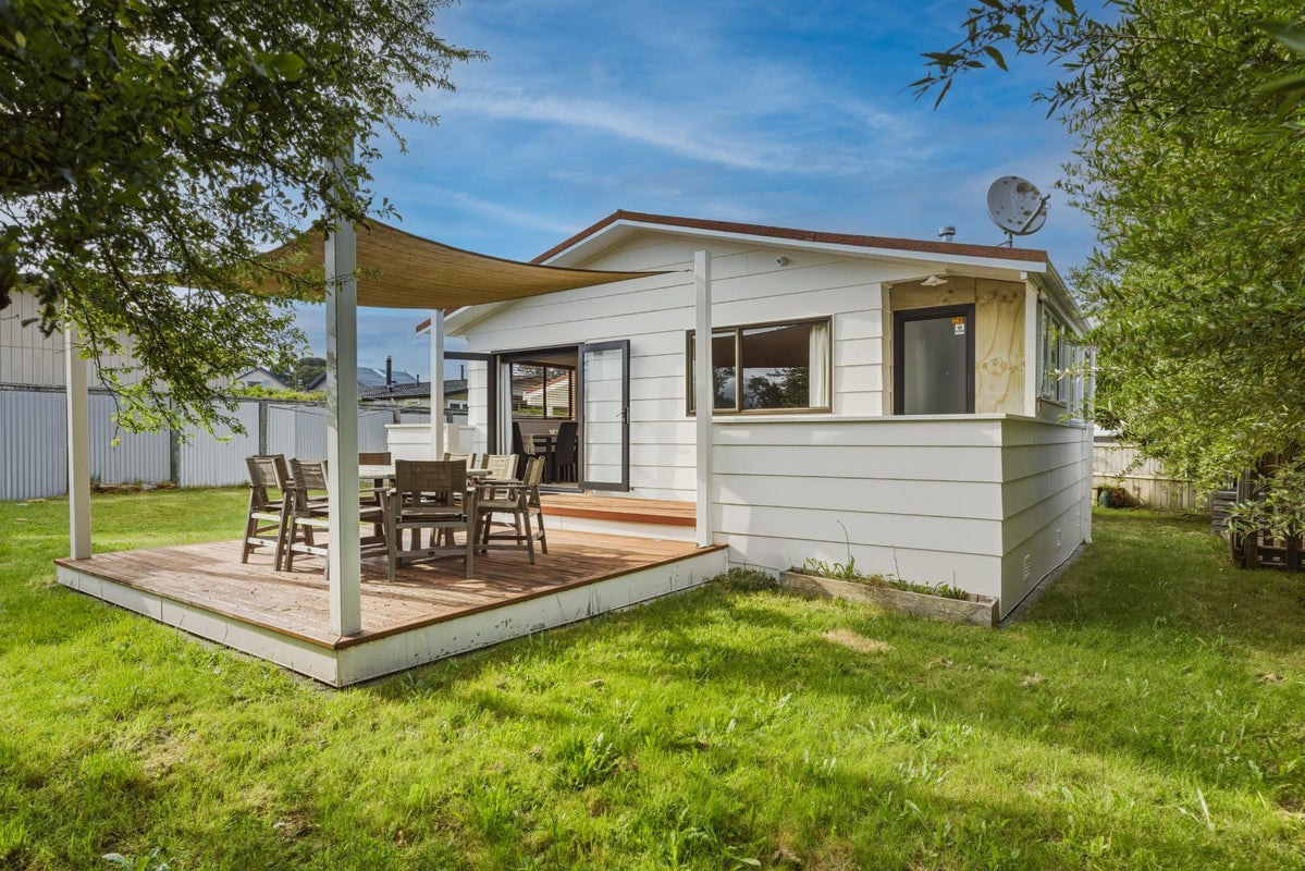 20B Arthur Crescent, Hilltop, Taupo - Carousel 1