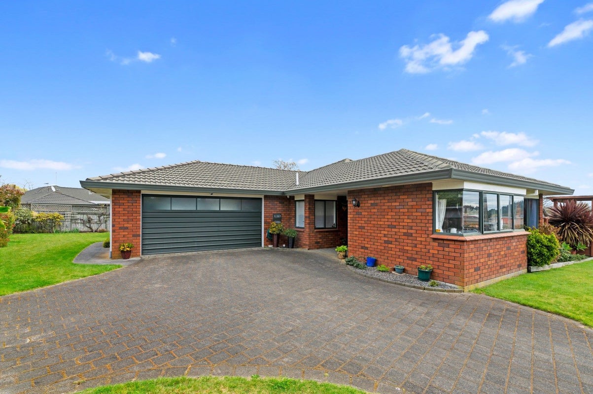25 Basley Road, Owhata, Rotorua - Carousel 2