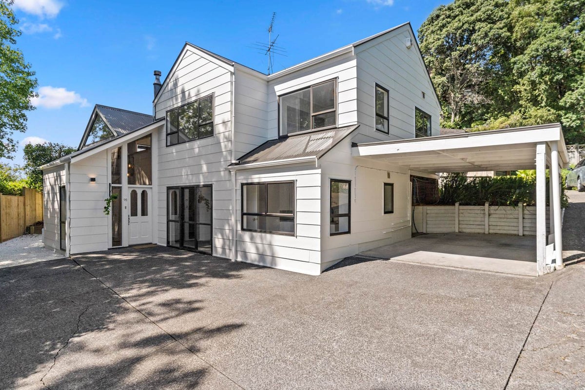 1/95 Oaktree Avenue, Browns Bay, Auckland - Carousel 1