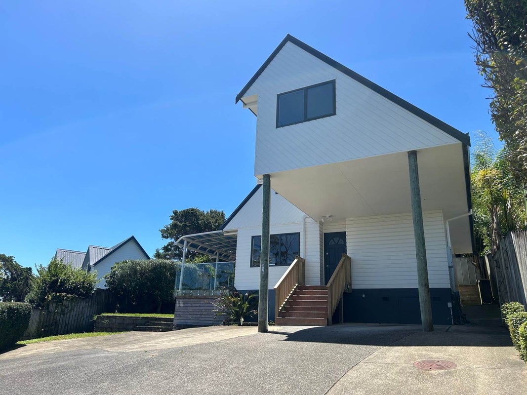 316 Whangaparaoa Road, Stanmore Bay, Whangaparaoa - Carousel 2