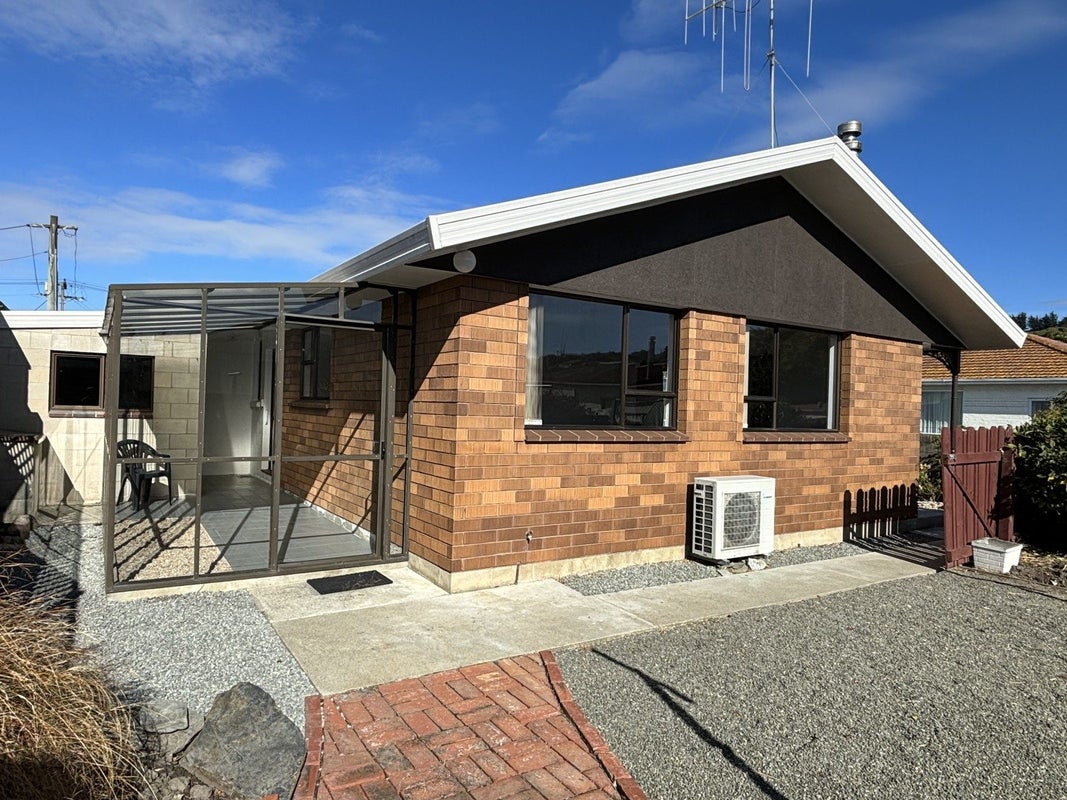 22 Ouse Street, Oamaru - Carousel 2