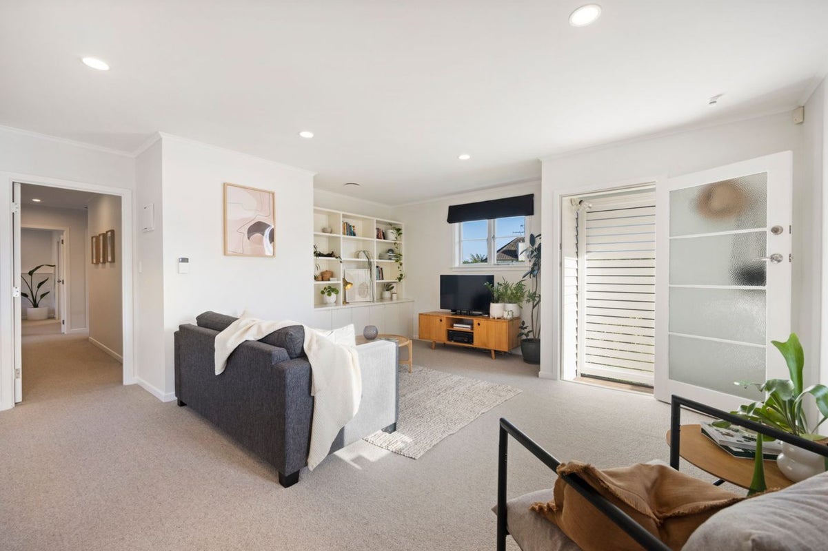 1/5 HOHERIA ROAD, Onehunga, Auckland - Carousel 1