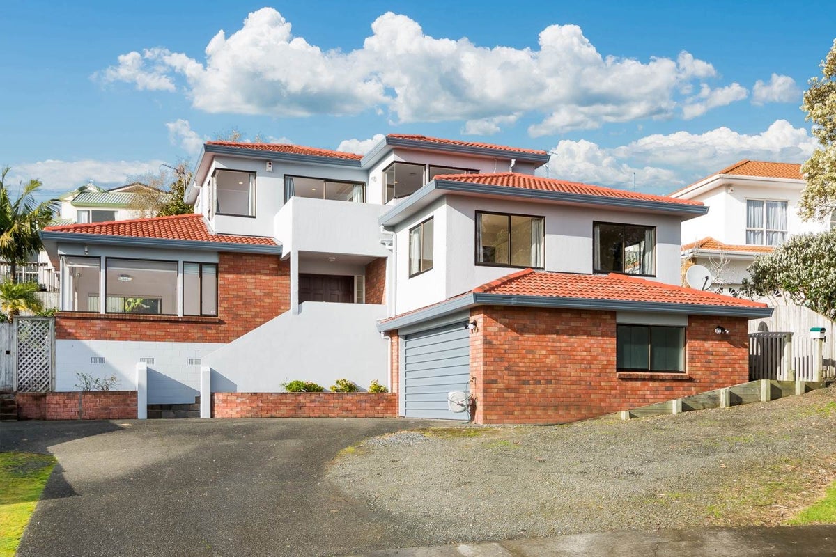 32 Tenbless Court, Unsworth Heights, Auckland - Carousel 1