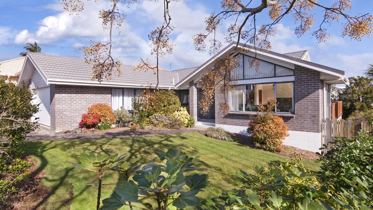 11 Woodgers Way, Somerville, Auckland - Carousel 1