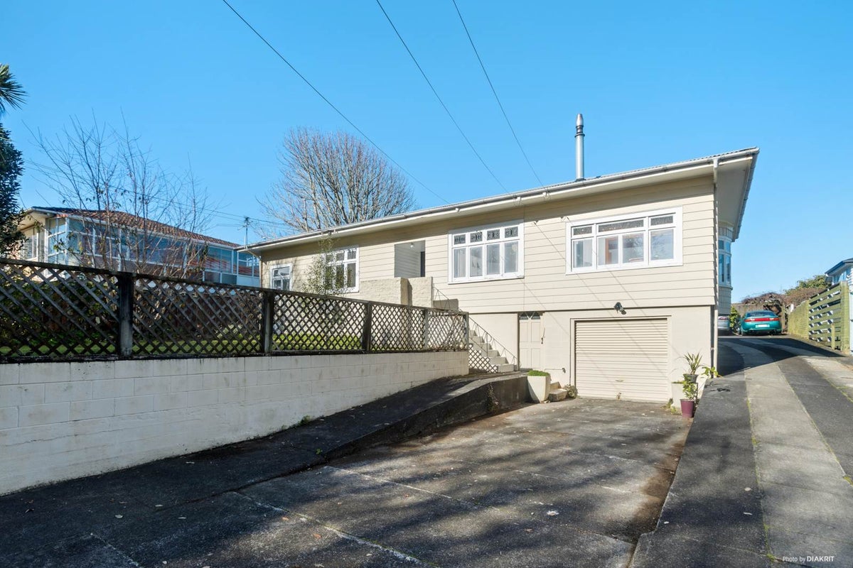 2 Oak Street, Royal Oak, Auckland - Carousel 1