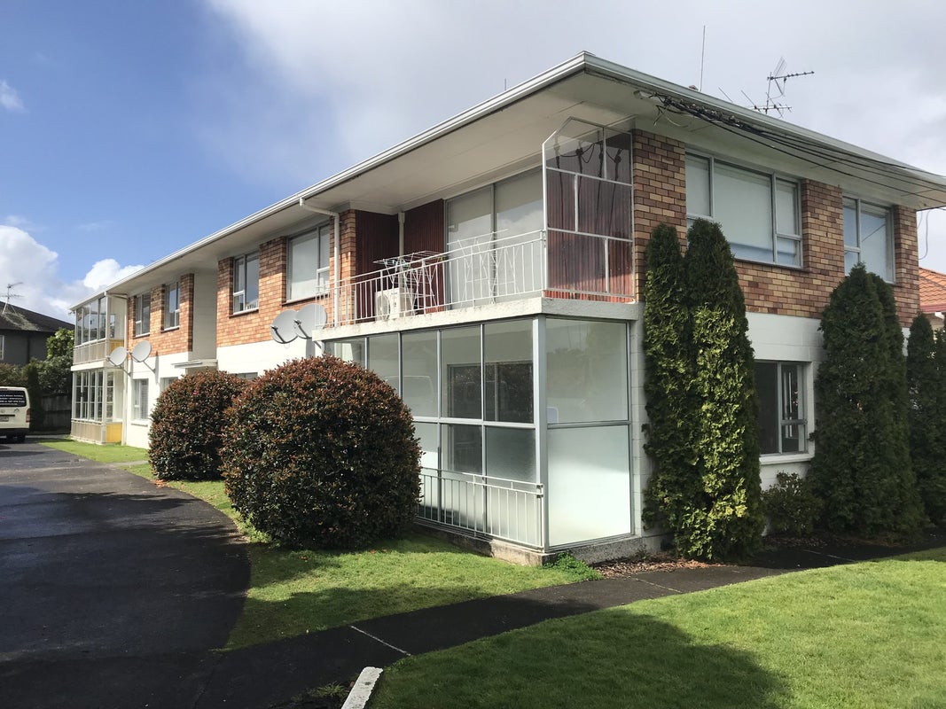 4/16 Pah Road, Epsom, Auckland - Carousel 1