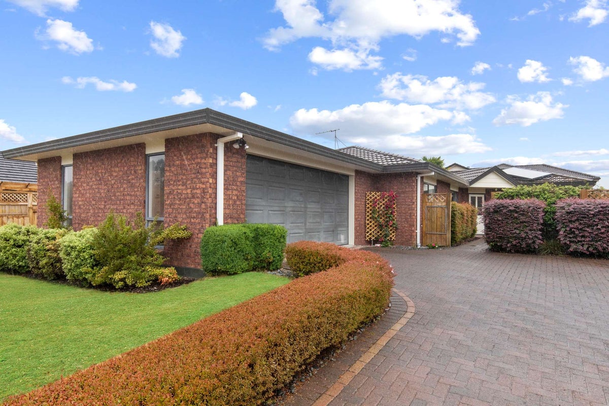 9 Heaphy Place, Pukehangi, Rotorua - Carousel 1