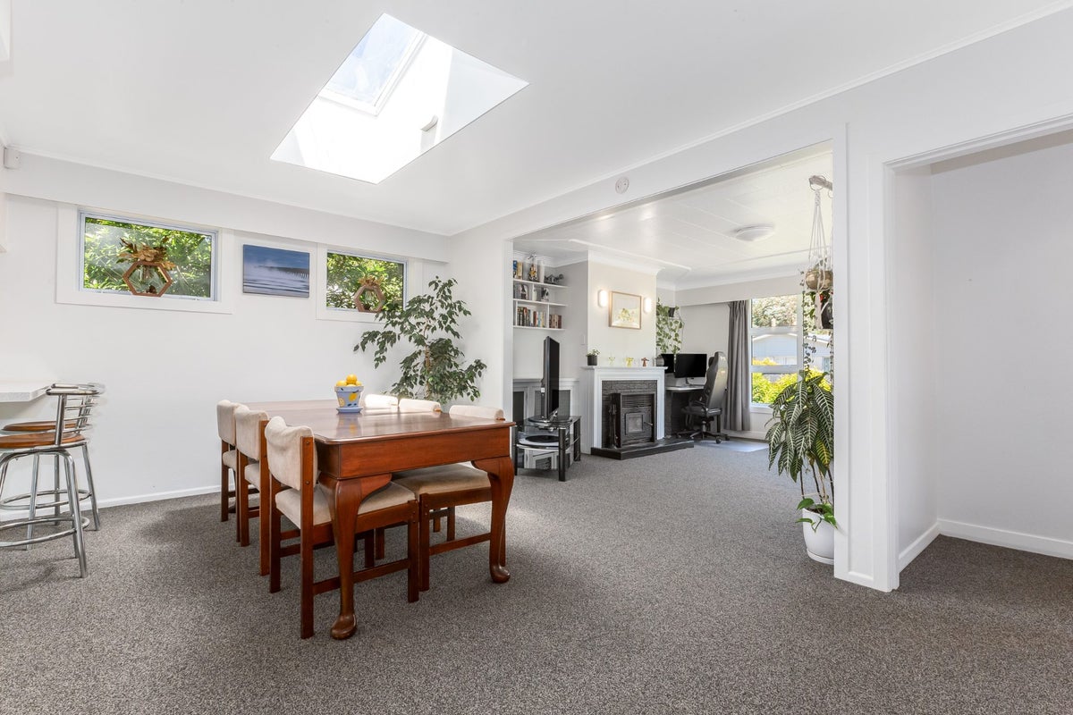 20 Parenga Street, Wainuiomata, Lower Hutt - Carousel 2