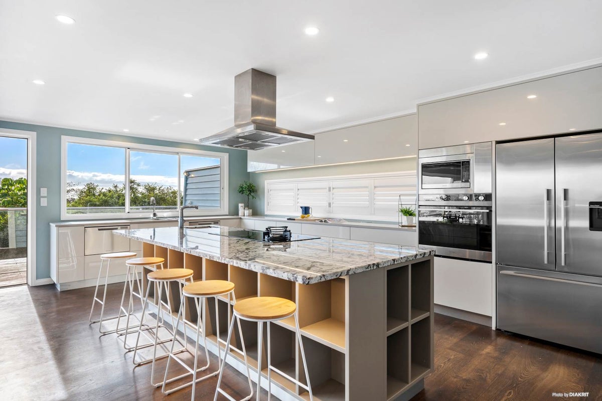27B Ealing Crescent, Beachlands, Auckland - Carousel 2