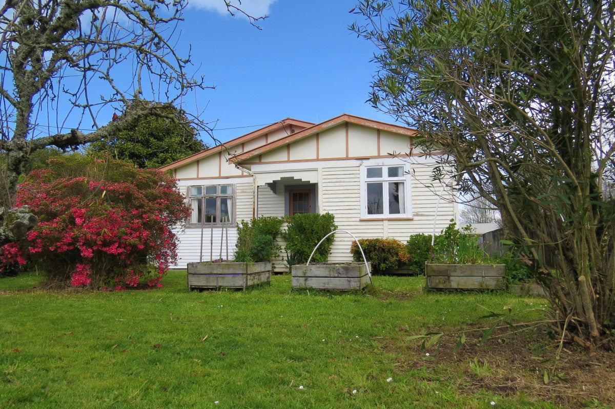 14 Lyon Street, Kihikihi, Te Awamutu - Carousel 1