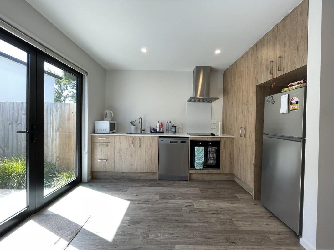 3/50 Hills Road, Edgeware, Christchurch - Carousel 1