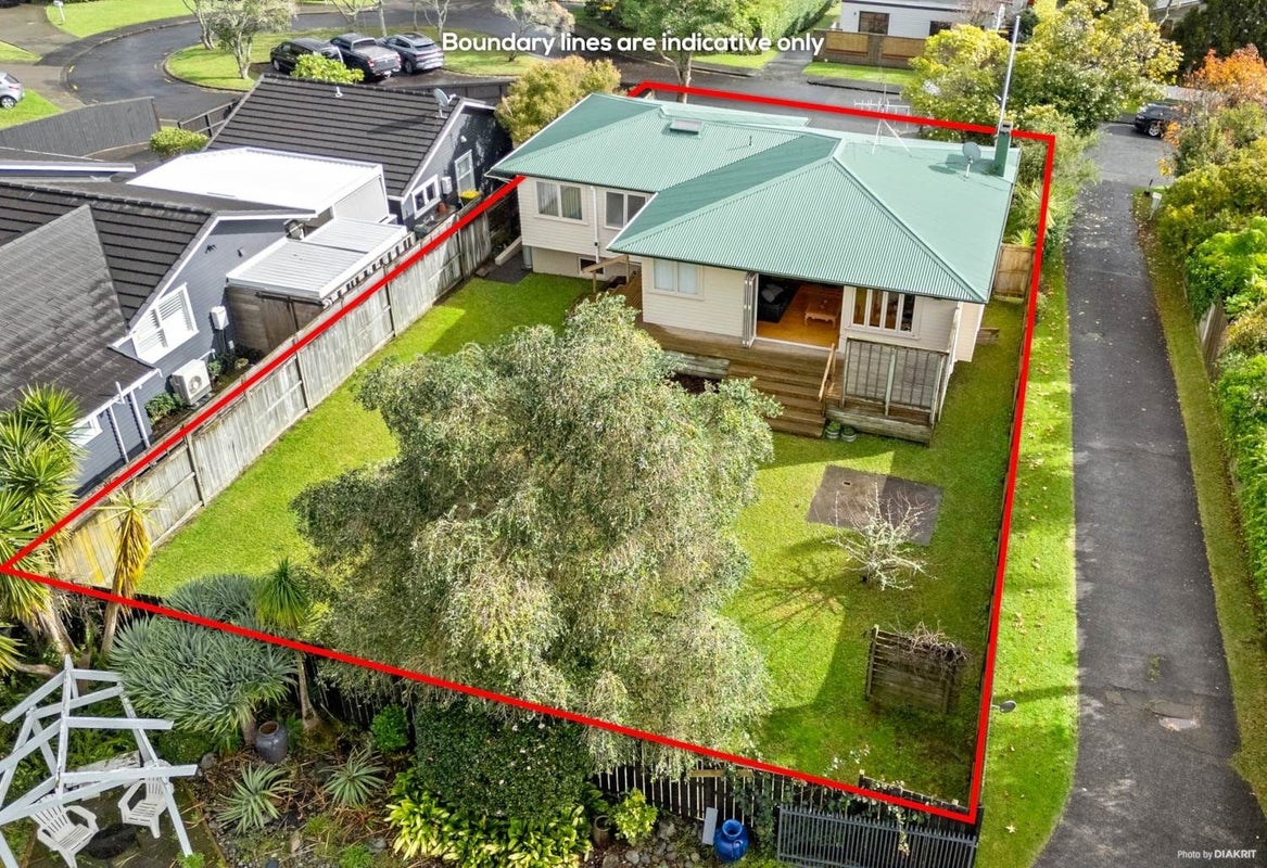 12 Springfield Street, Forrest Hill, Auckland - Carousel 1