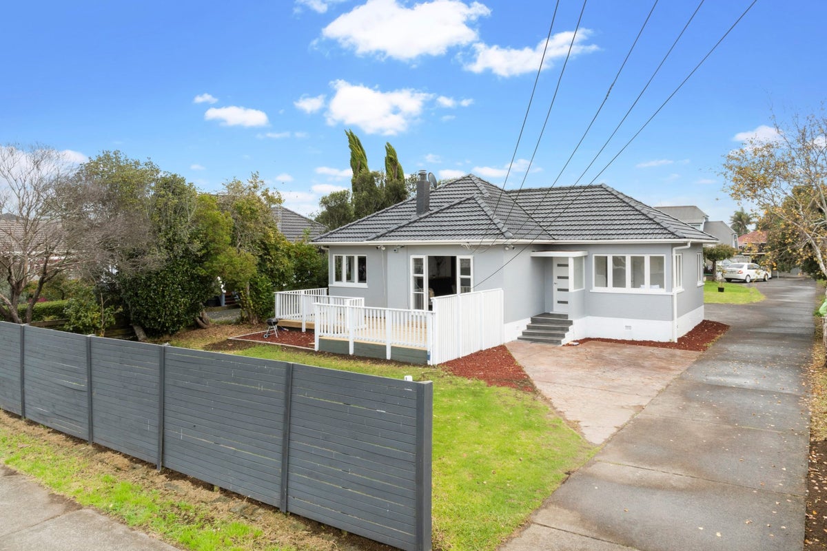 4/50 Birdwood Avenue, Papatoetoe, Auckland - Carousel 1