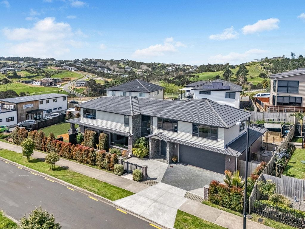 6 Perehia RD, Flat Bush, Auckland - Carousel 2