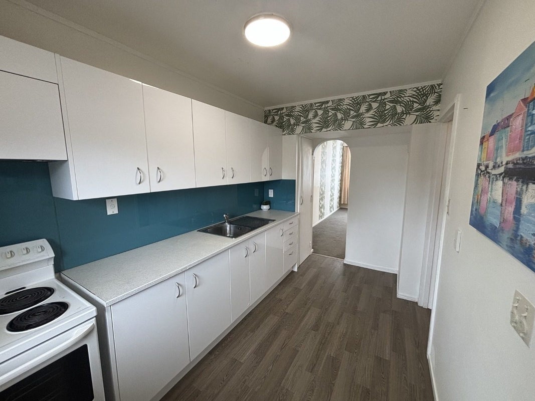 4/41 Barber Grove, Moera, Lower Hutt - Carousel 1