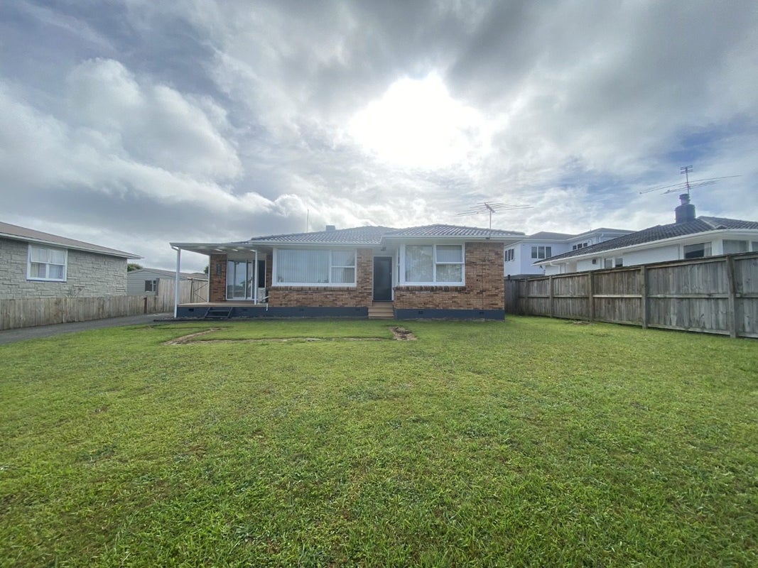 18 Royal Arch Place, Rosehill, Papakura - Carousel 1