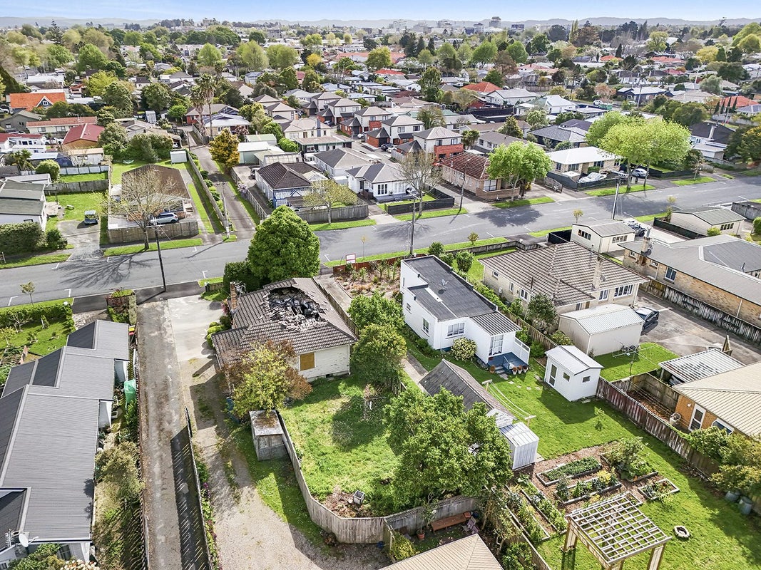 214 Fox Street, Hamilton East, Hamilton, Waikato - Carousel 6