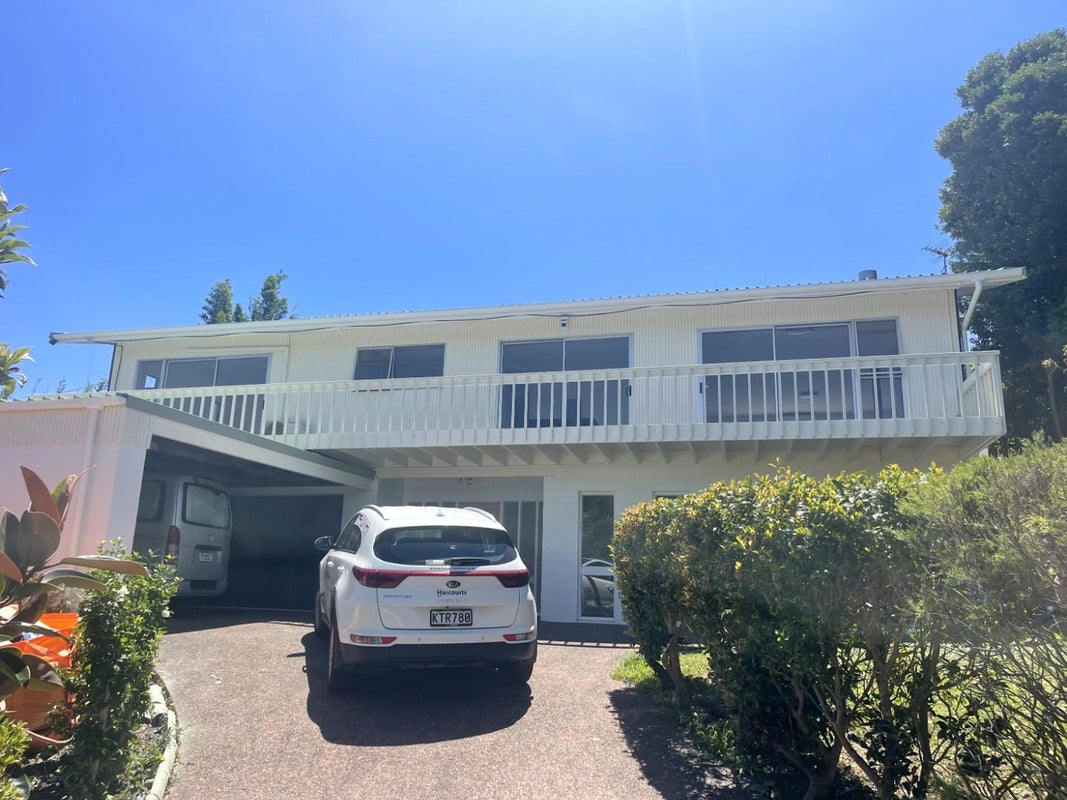63 Chelsea View Drive, Chatswood, Auckland - Carousel 1