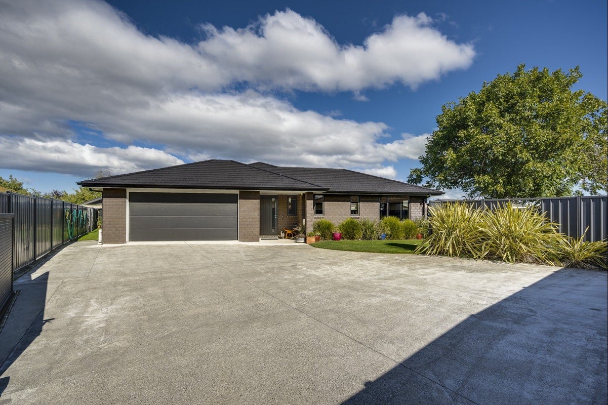 17B Palgrave Avenue, Flaxmere, Hastings - Carousel 1