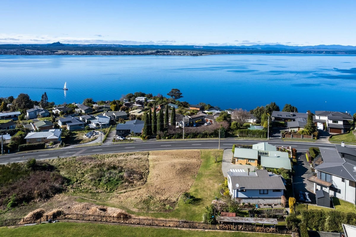 26 Wakeman Road, Acacia Bay, Taupo - Carousel 2