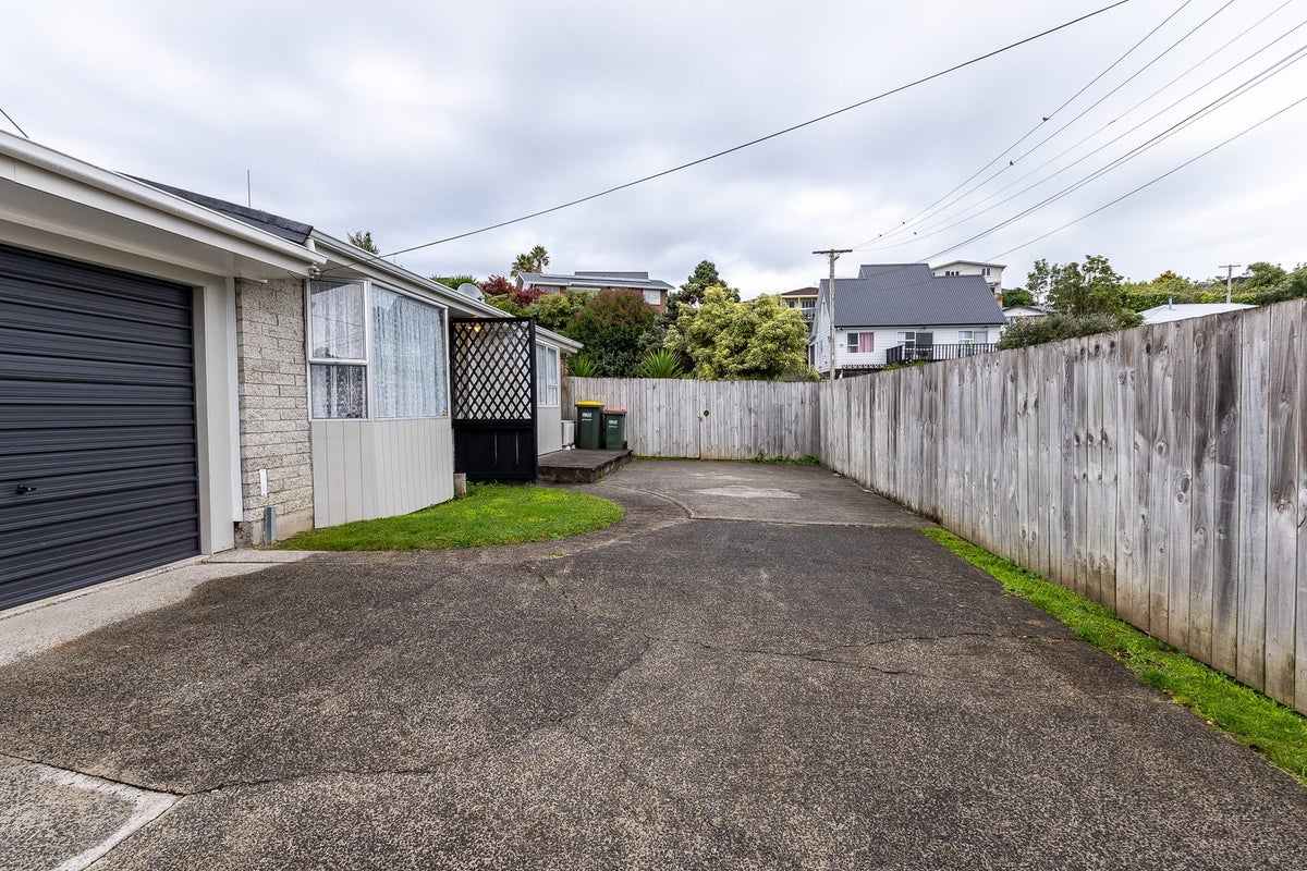 33B Livingstone Avenue, Nawton, Hamilton - Carousel 2