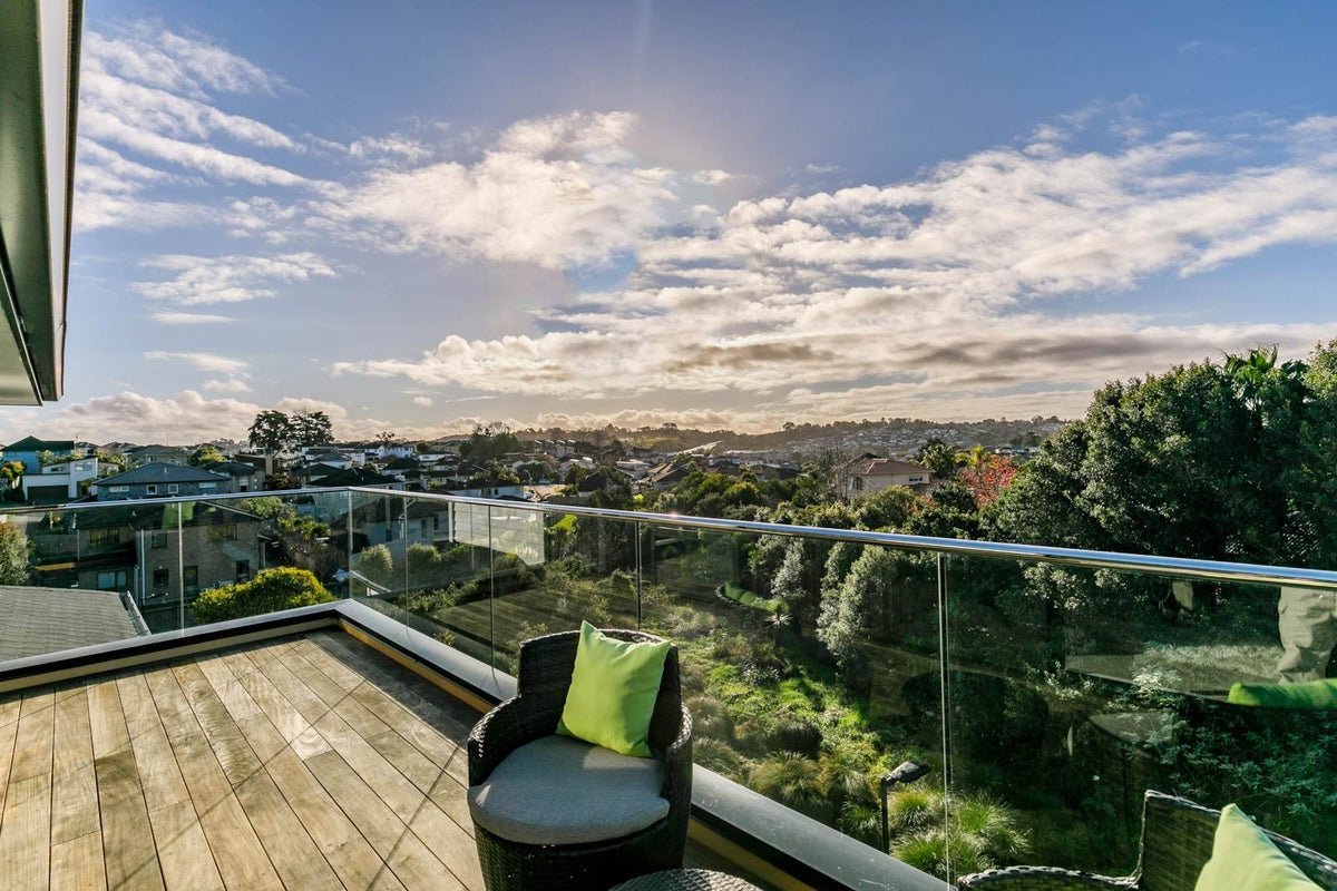 11 May Potter Close, Oteha, Auckland - Carousel 2