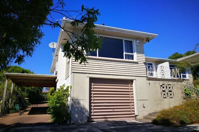 10 Barron Drive, Green Bay, Auckland - Carousel 1