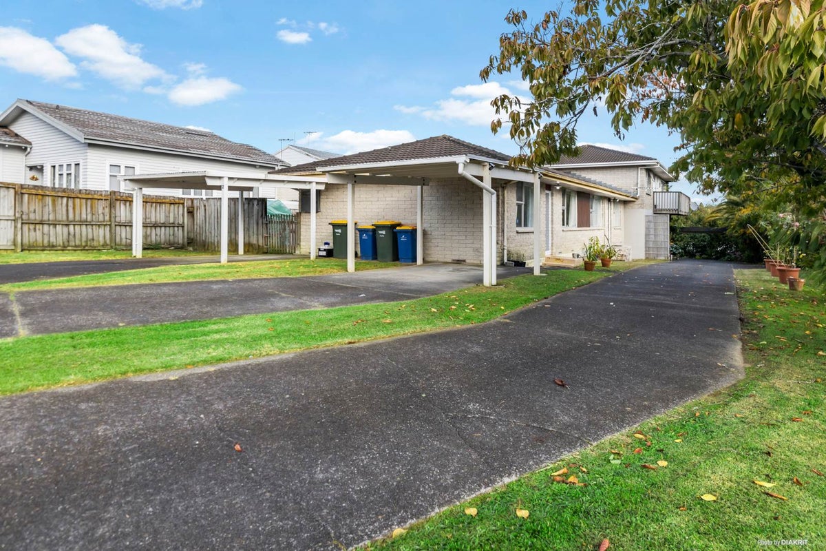 1/10 Mayville Avenue, New Lynn, Auckland - Carousel 2
