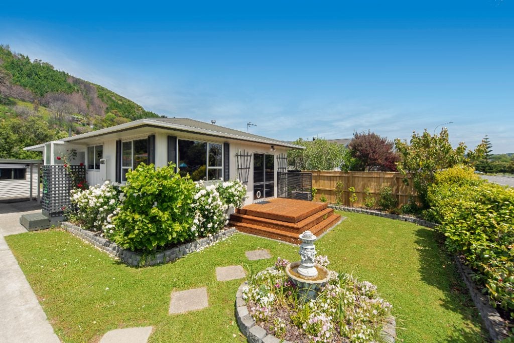 98 North Road, The Wood, Nelson - Carousel 2