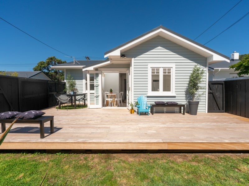 16 Mantell Street, Seatoun, Wellington - Carousel 2
