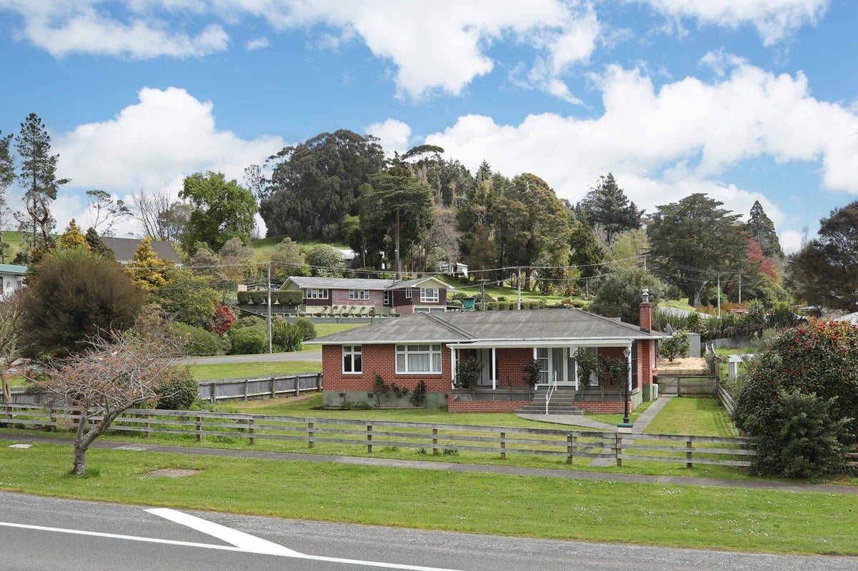 38 Milne Street, Hunterville, Hunterville - Carousel 1