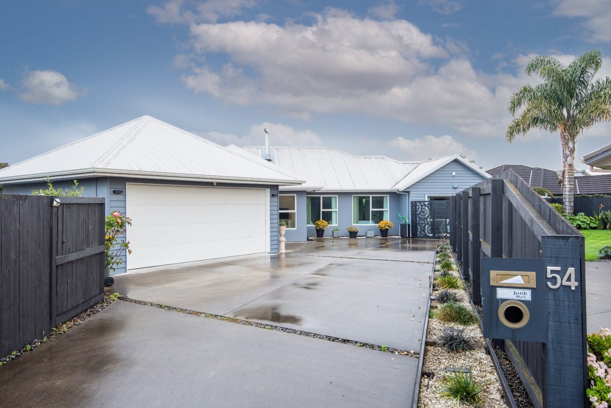 54 Darjon Drive, Huntington, Hamilton - Carousel 1