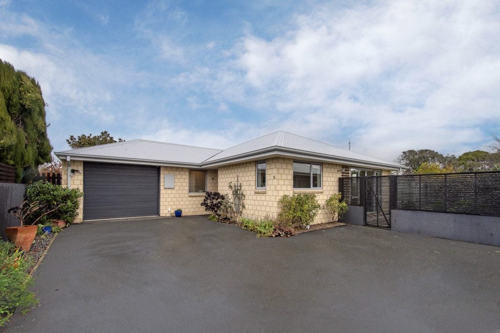 2/417A Bower Avenue, Parklands, Christchurch - Carousel 1