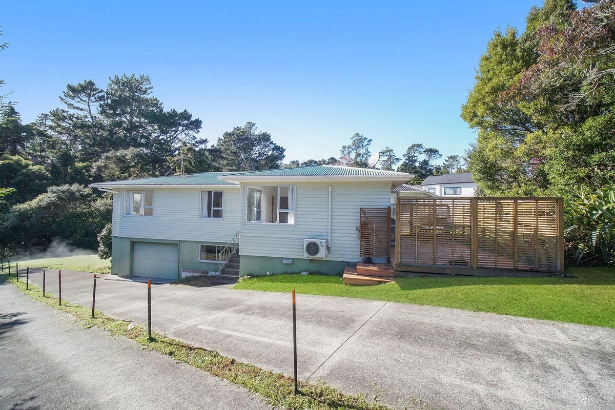 46 Castleton Street, Birkdale, Auckland - Carousel 1