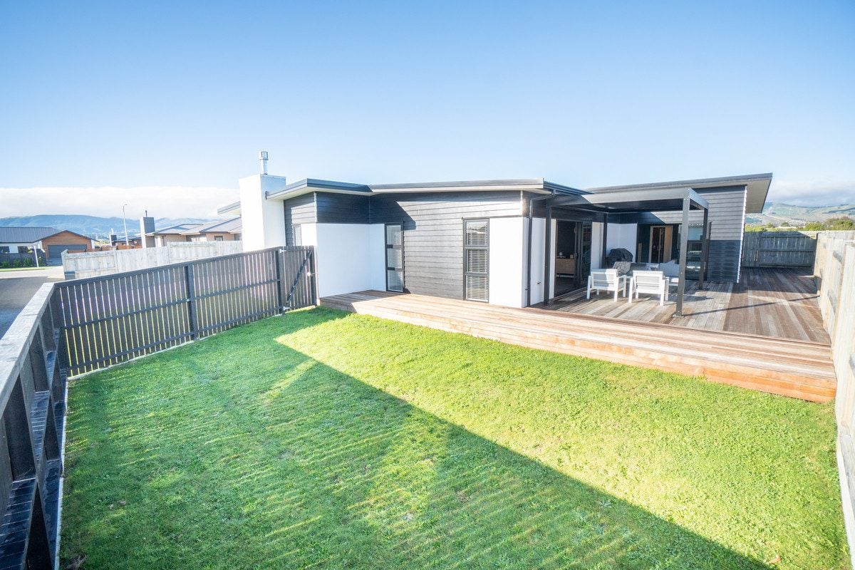 3 Stratford Court, Fitzherbert, Palmerston North - Carousel 17
