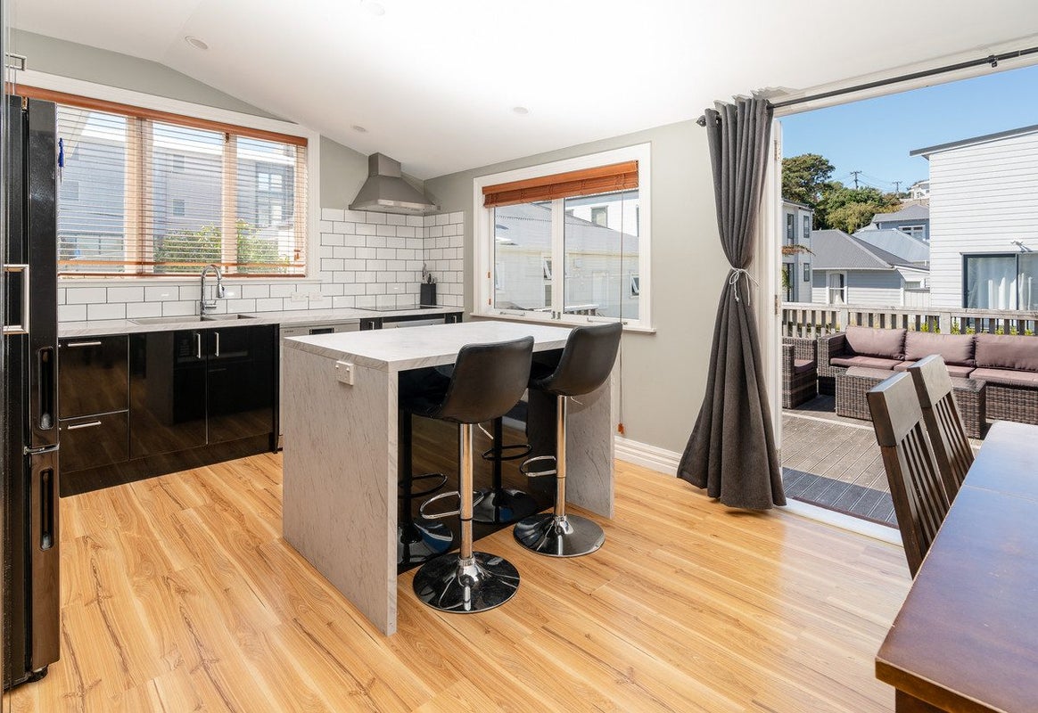 489 Adelaide Road, Berhampore, Wellington - Carousel 1