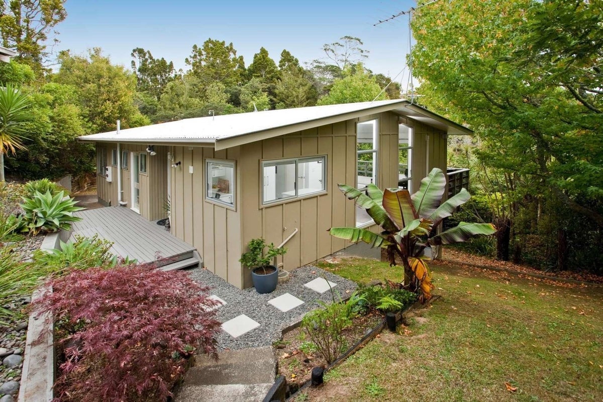 79 Stott Avenue, Birkdale, Auckland - Carousel 9
