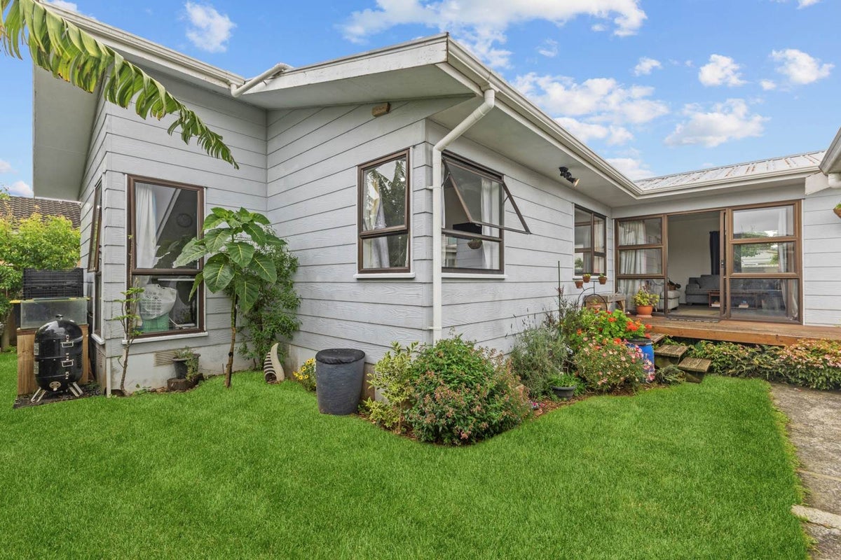 30B Woolfield Road, Papatoetoe, Auckland - Carousel 1