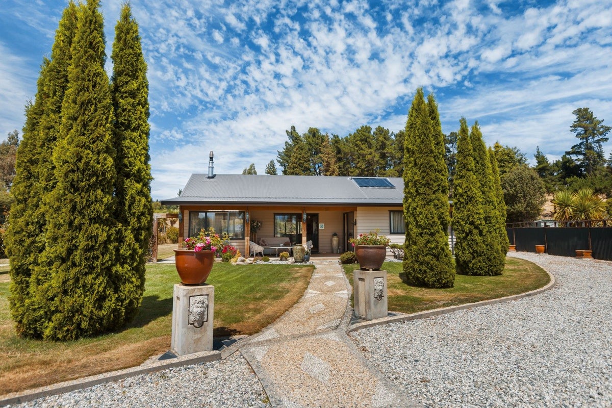 55 Loach Road, Hawea Flat, Wanaka - Carousel 1