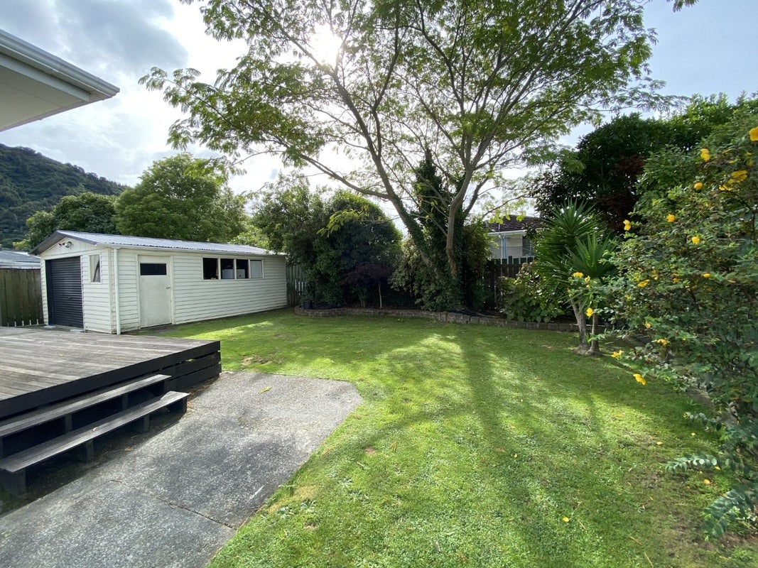 8 Denver Grove, Totara Park, Upper Hutt - Carousel 14