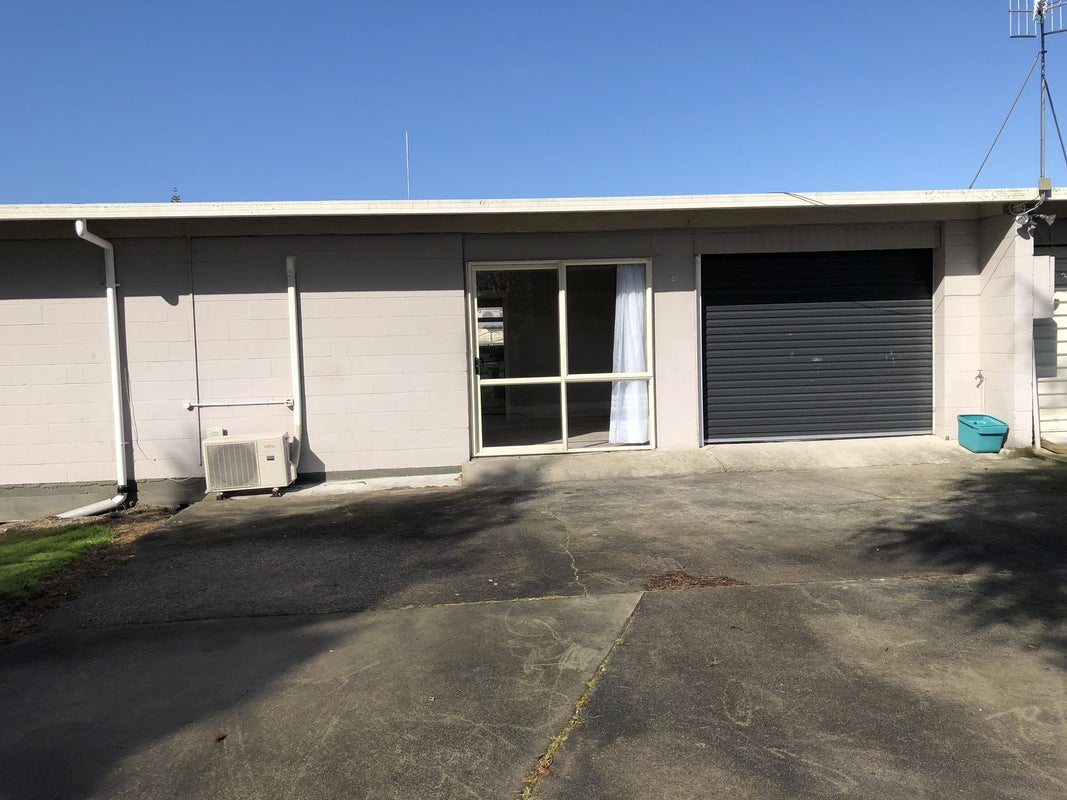 55 Kahikatea Drive, Melville, Hamilton - Carousel 2