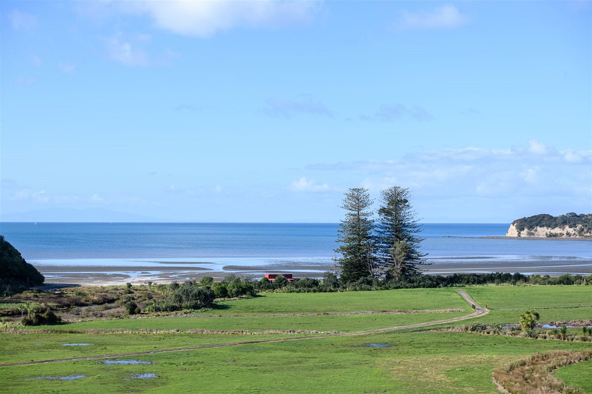 27 Hurihuri Road, Okura Bush, Silverdale - Carousel 28
