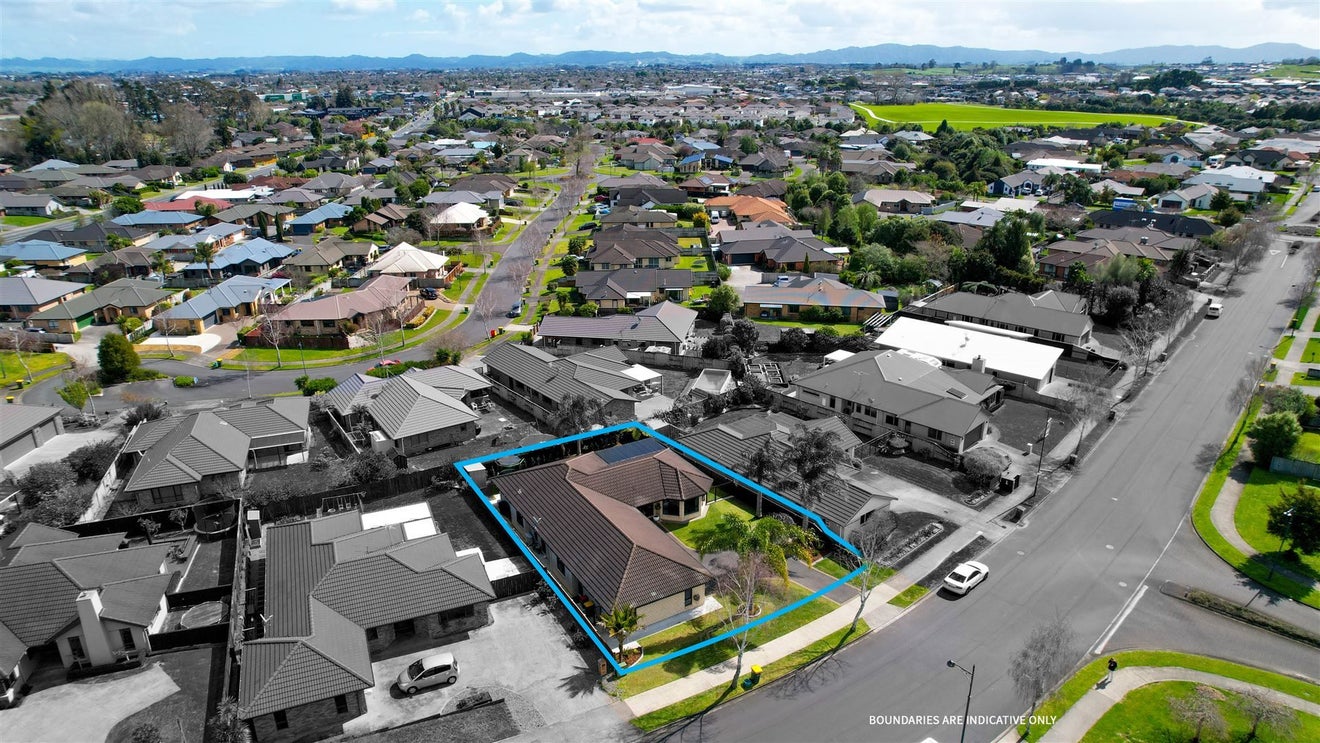 13 Barrington Drive, Huntington, Hamilton - Carousel 24