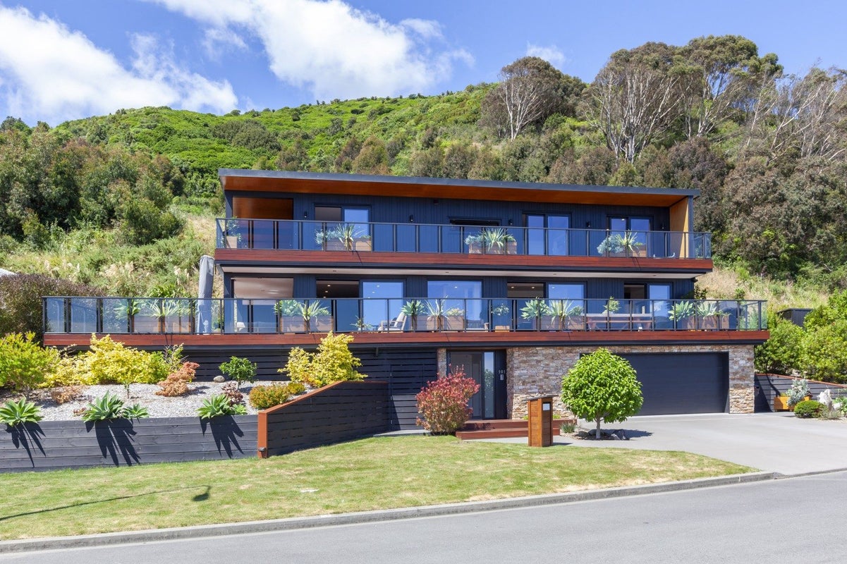101 Kakariki Grove, Waikanae - Carousel 1