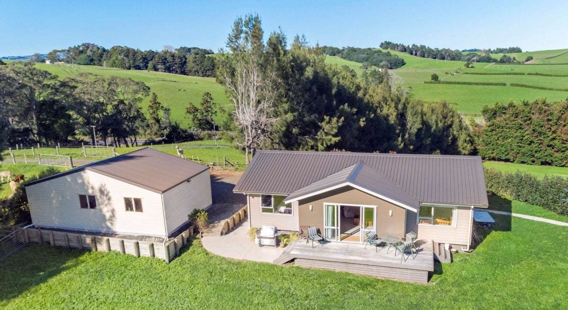 281 Tuhimata Road, Drury - Carousel 1