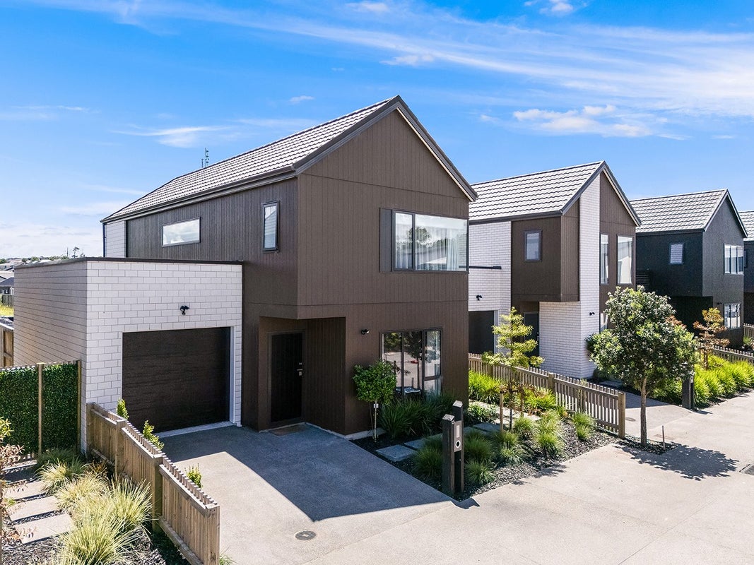 13 Kakariki Lane, Rototuna North, Hamilton - Carousel 2