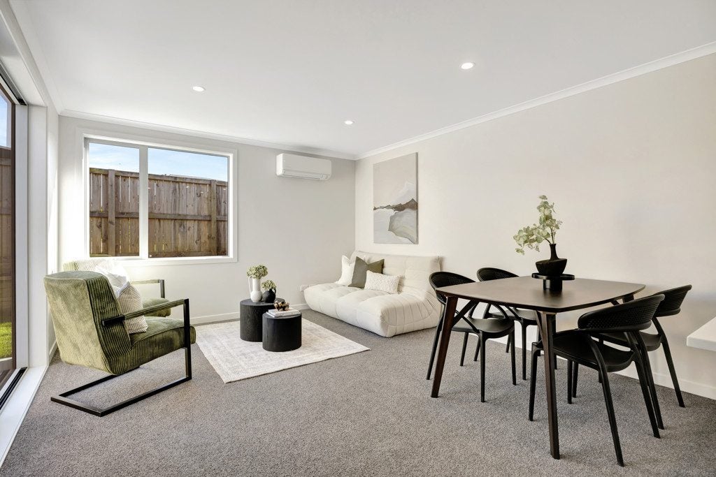 2/290 Dixon Road, Fitzroy, Hamilton - Carousel 1