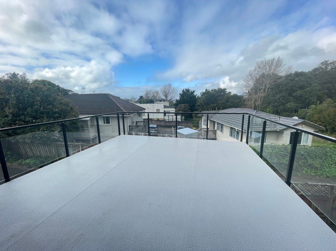 2/11 Glenfern Road, Howick, Auckland - Carousel 17