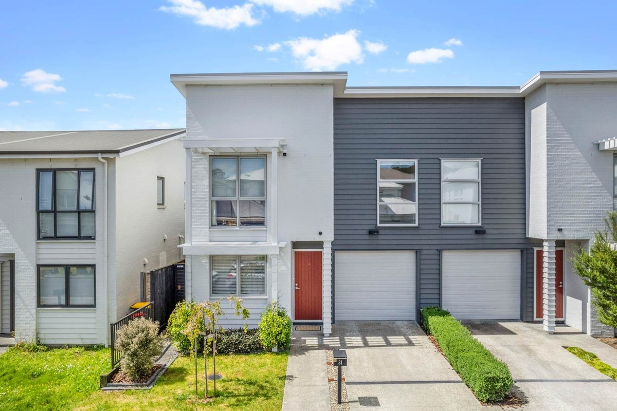 31 Samuel Cassidy Avenue, Swanson, Auckland - Carousel 1