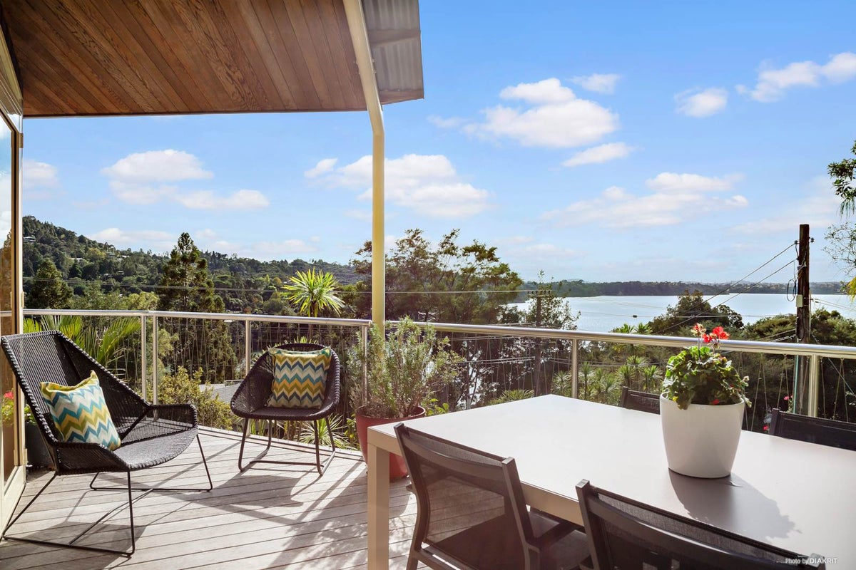 9 Opou Road, Titirangi, Auckland - Carousel 2